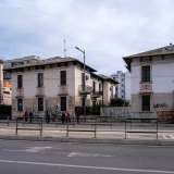 Sono tra i pochi rimasti delle venti dimore realizzate tra il 1922 e il 1924, la maggior parte delle quali demolite tra gli anni 60 e 70